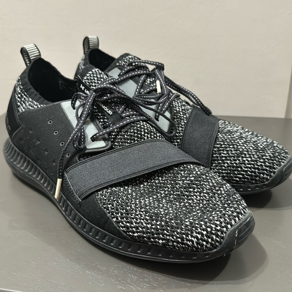 Size 10 Under Armour Knit Shoe